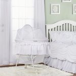 White Portable 2-in-1 Bassinet and Cradle – Lacy